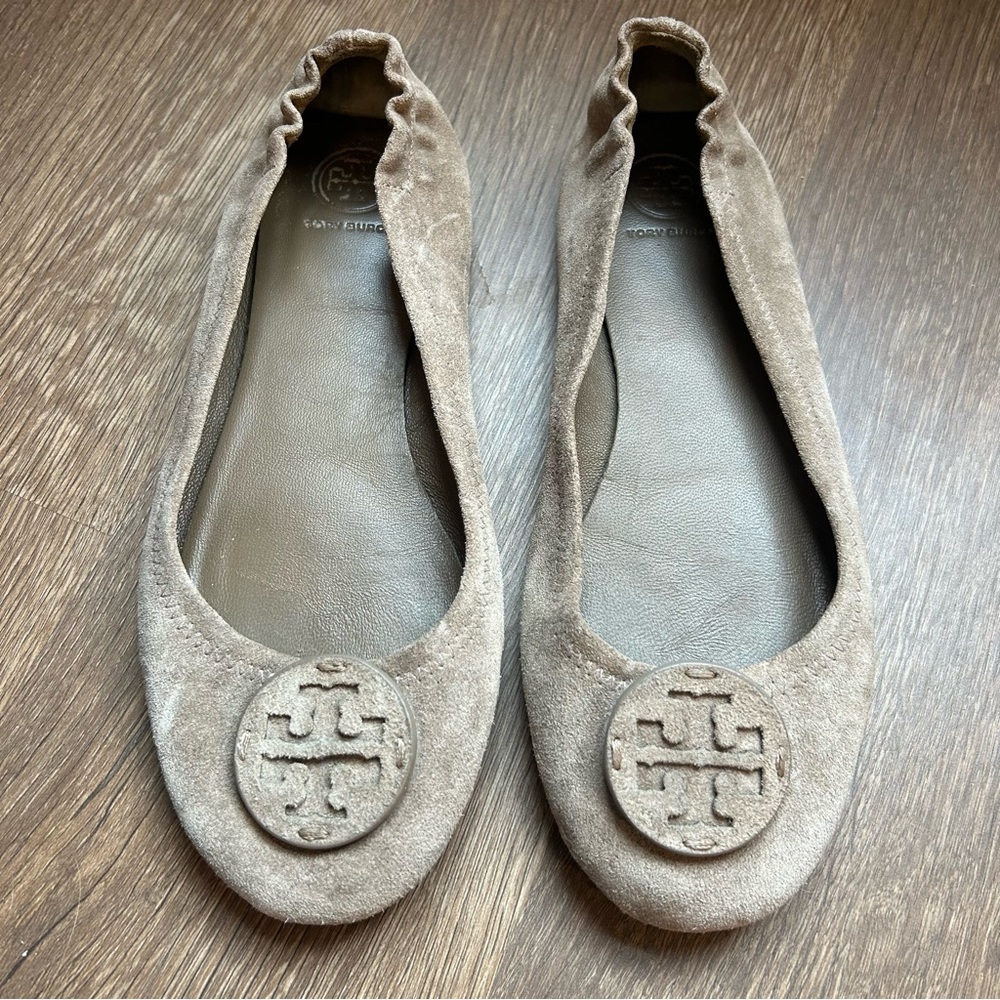 Tory Burch Women's Suede Ballet Flats — Taupe